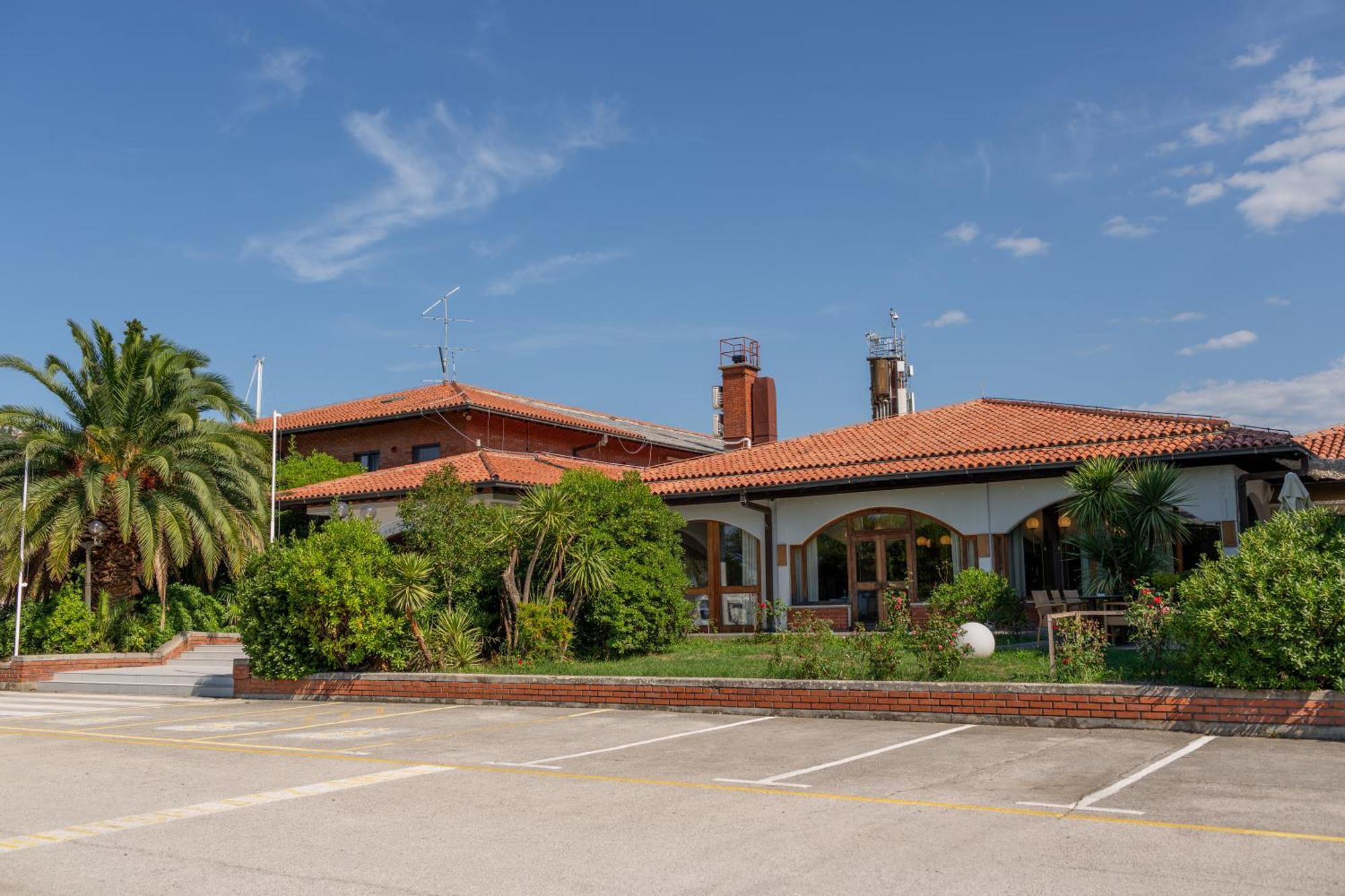 Appartamento Floating Sea House Shark 3 Portorose Esterno foto